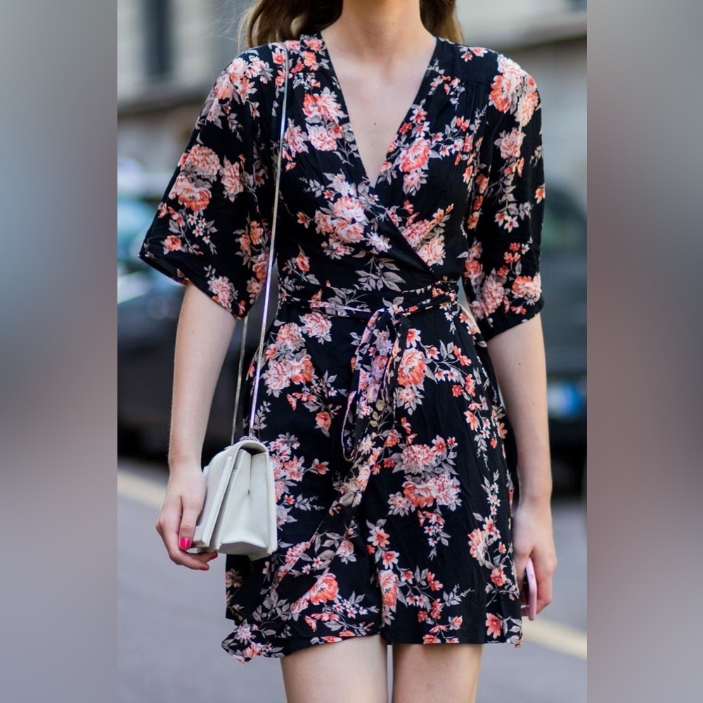 Forever 21+ Black/Peach Floral Wrap Mini Dress, Size 0X